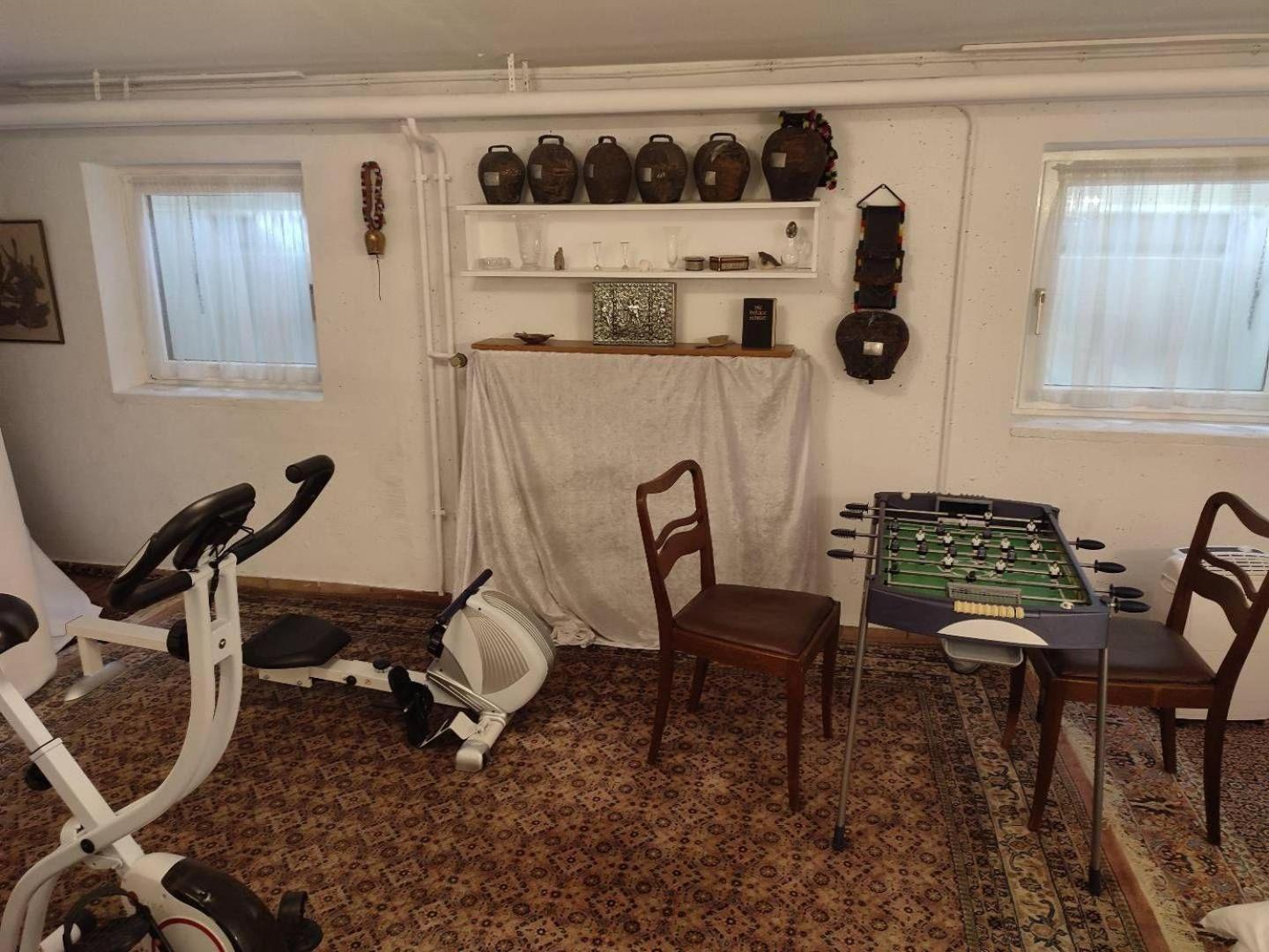 Elegant-Terraced-House-With-Bikes-Near-The-Lake-Children-At-Least-6-A-Old Starnberg Eksteriør billede